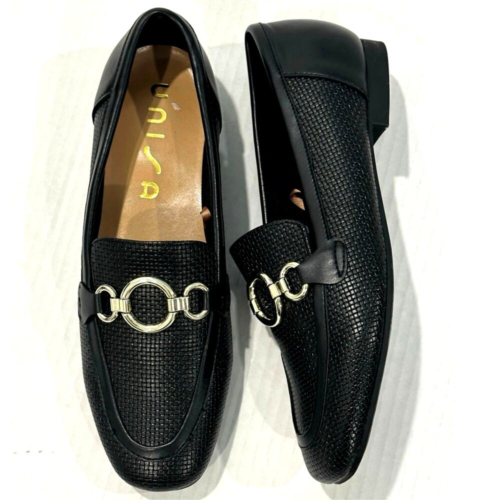 Unisa womens textured chain detail flats loafers size 6M new without tags box